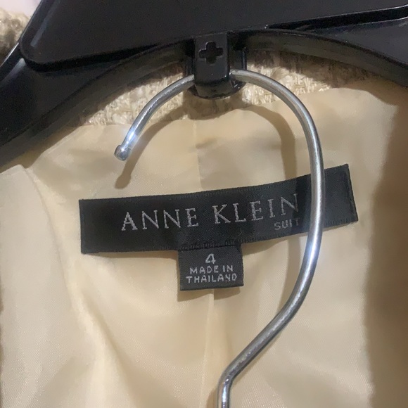 Anne Klein Cream & tan skirt suit - Picture 5 of 5